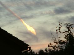 Meteor explodes over Russian Urals, injuring 950 003