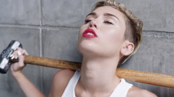 Miley Cyrus Wrecking Ball [Music Video] 01