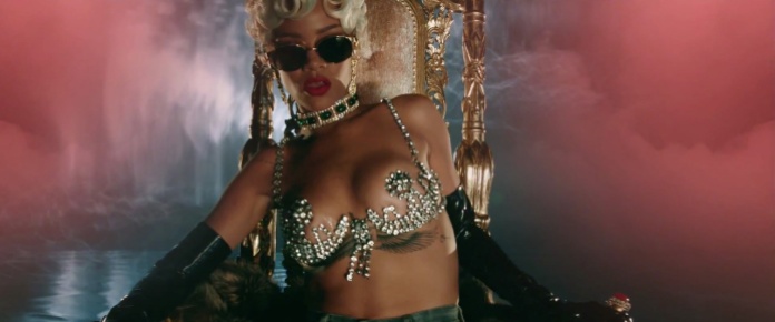 Rihanna - Pour It Up (Explicit) [Music Video] 19