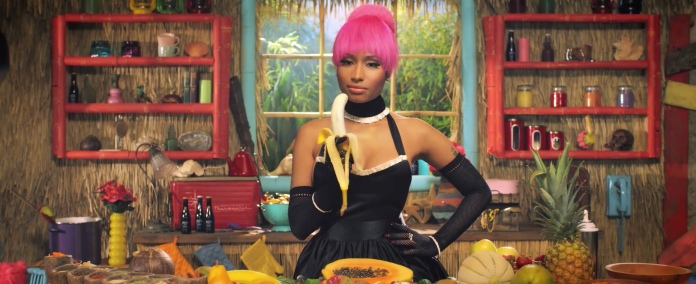 Nicki_Minaj’s_Anaconda_Music_Video_Features_Intense_Lapdance_10